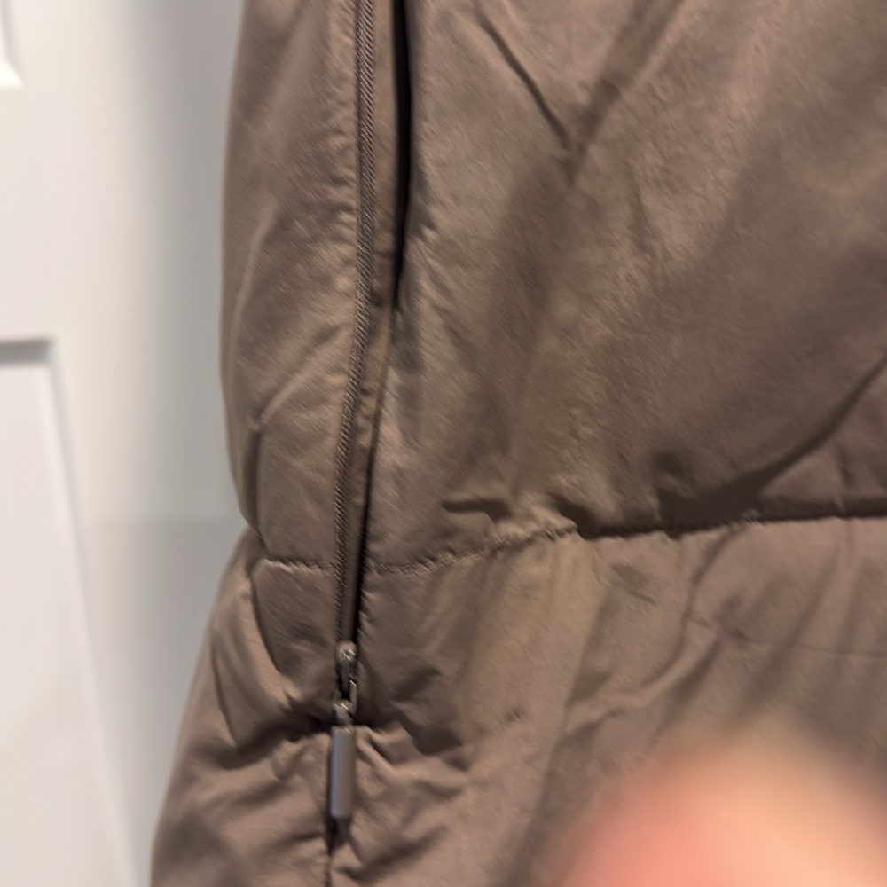 Gap puffer vest with hood - Picture 2 of 7
